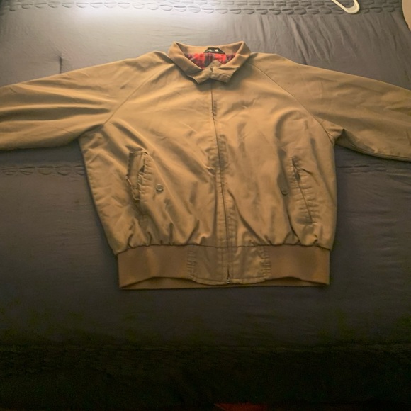 This item is a field & stream tan/plaid windbreaker in a size large for twenty $ - Picture 4 of 12